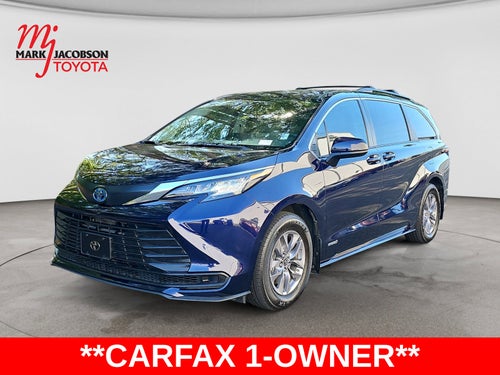 2021 Toyota Sienna LE 8 Passenger