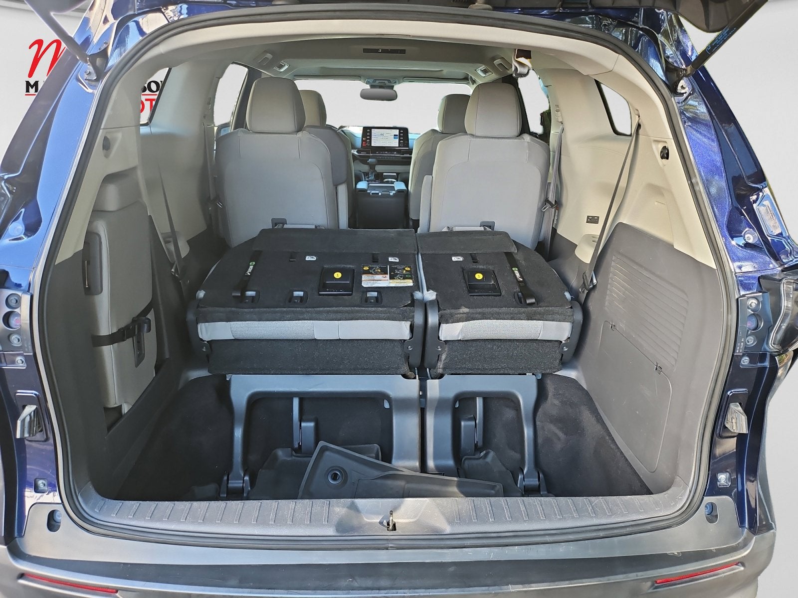 2021 Toyota Sienna LE 8 Passenger