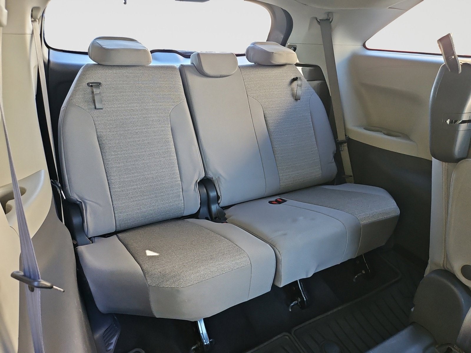 2021 Toyota Sienna LE 8 Passenger