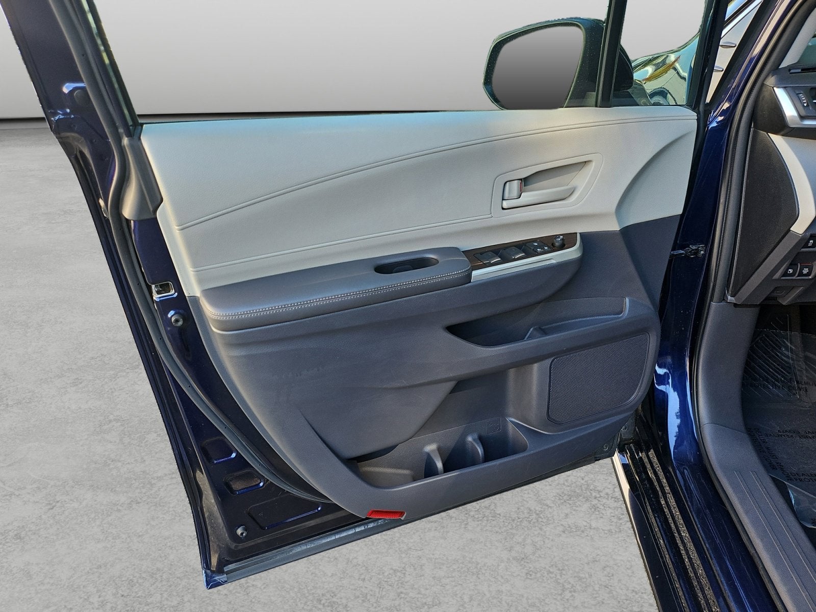 2021 Toyota Sienna LE 8 Passenger
