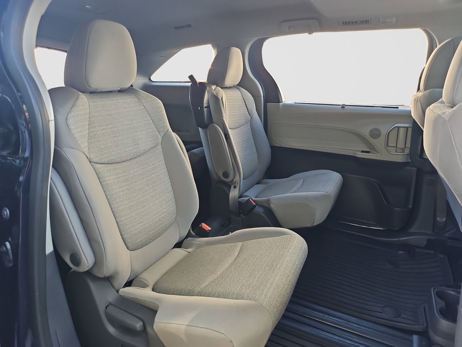 2021 Toyota Sienna LE 8 Passenger