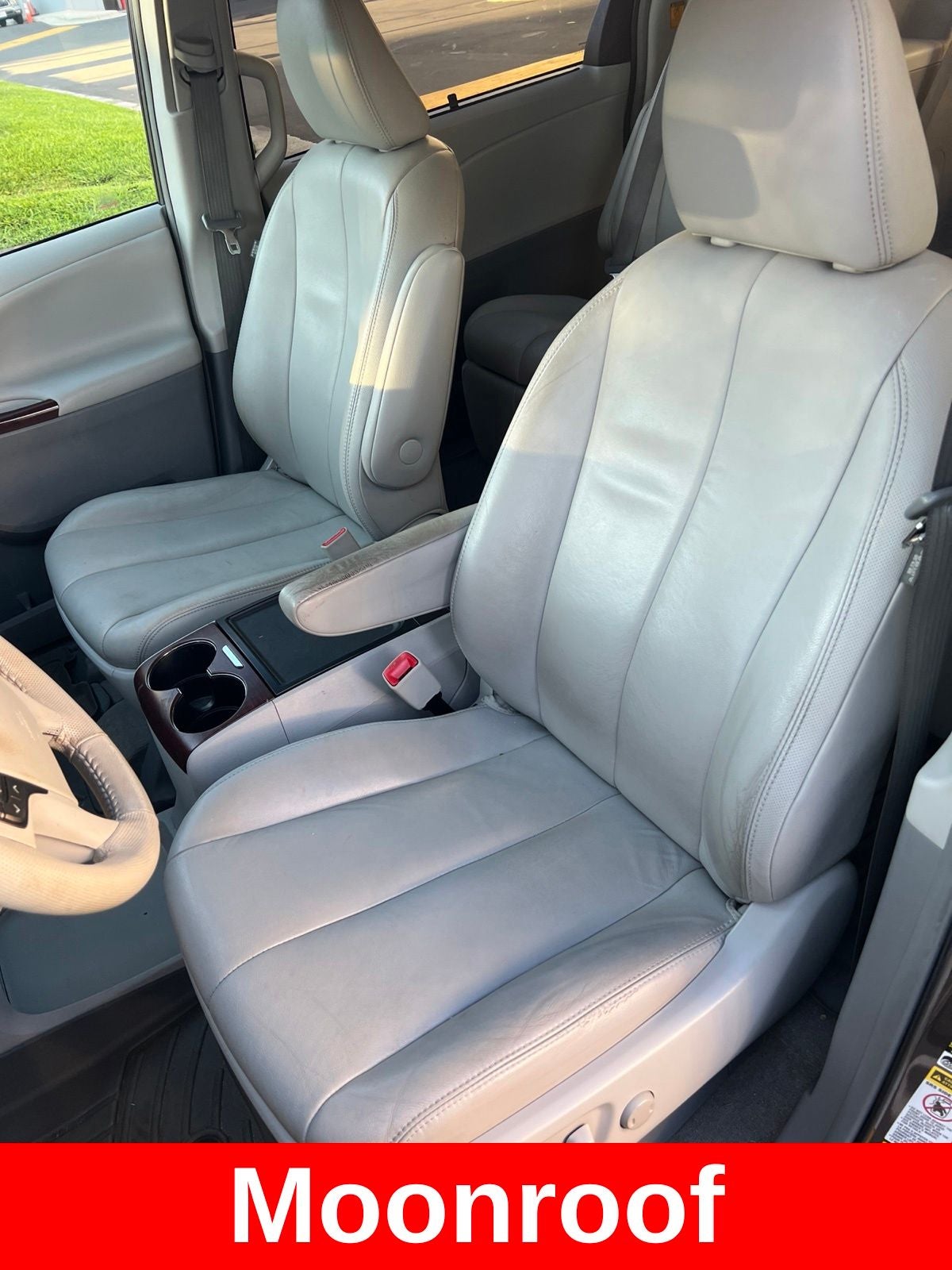 2013 Toyota Sienna XLE 7 Passenger