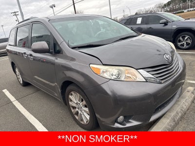 2013 Toyota Sienna XLE 7 Passenger