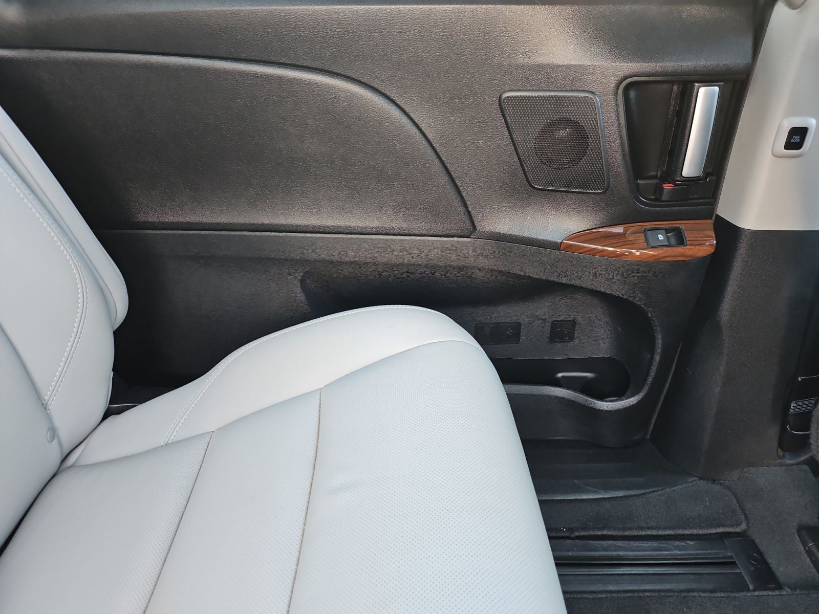 2020 Toyota Sienna Limited 7 Passenger