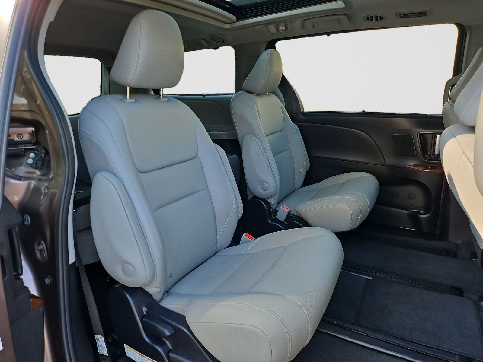 2020 Toyota Sienna Limited 7 Passenger