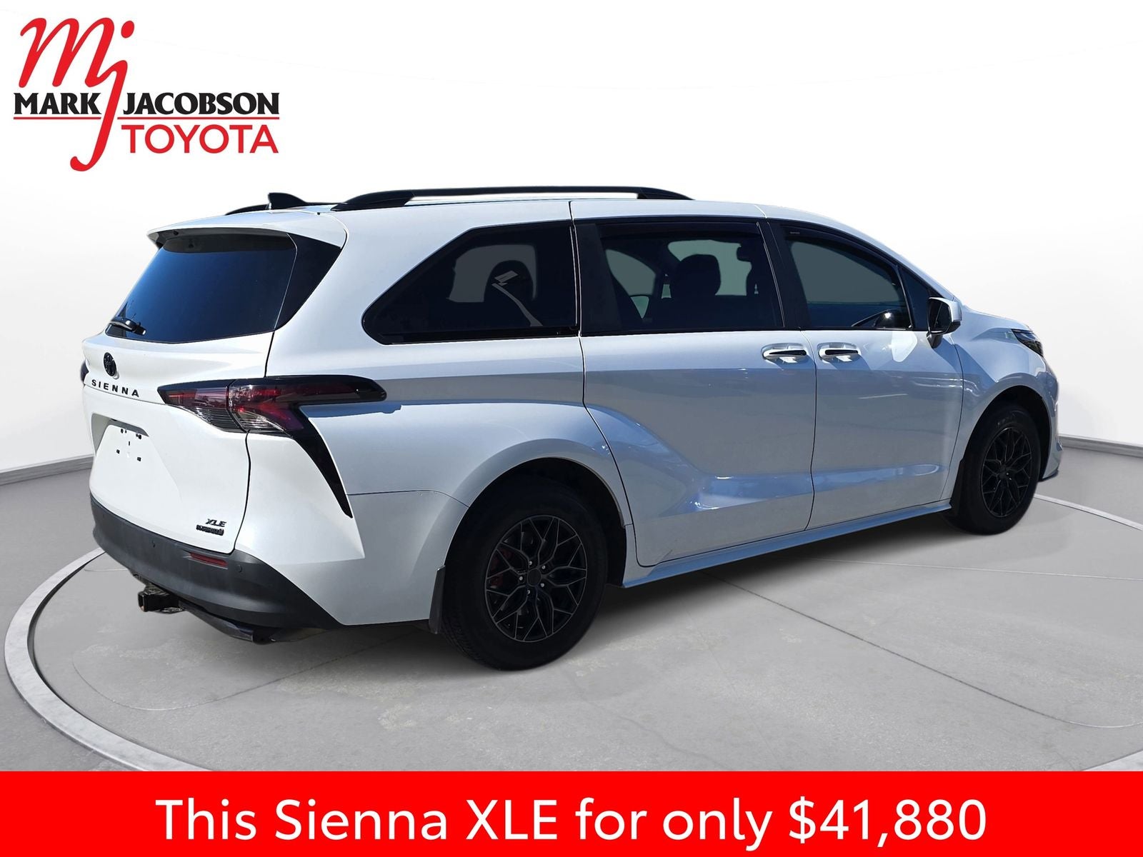 2024 Toyota Sienna XLE