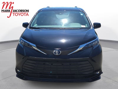 2025 Toyota Sienna XLE 7 Passenger