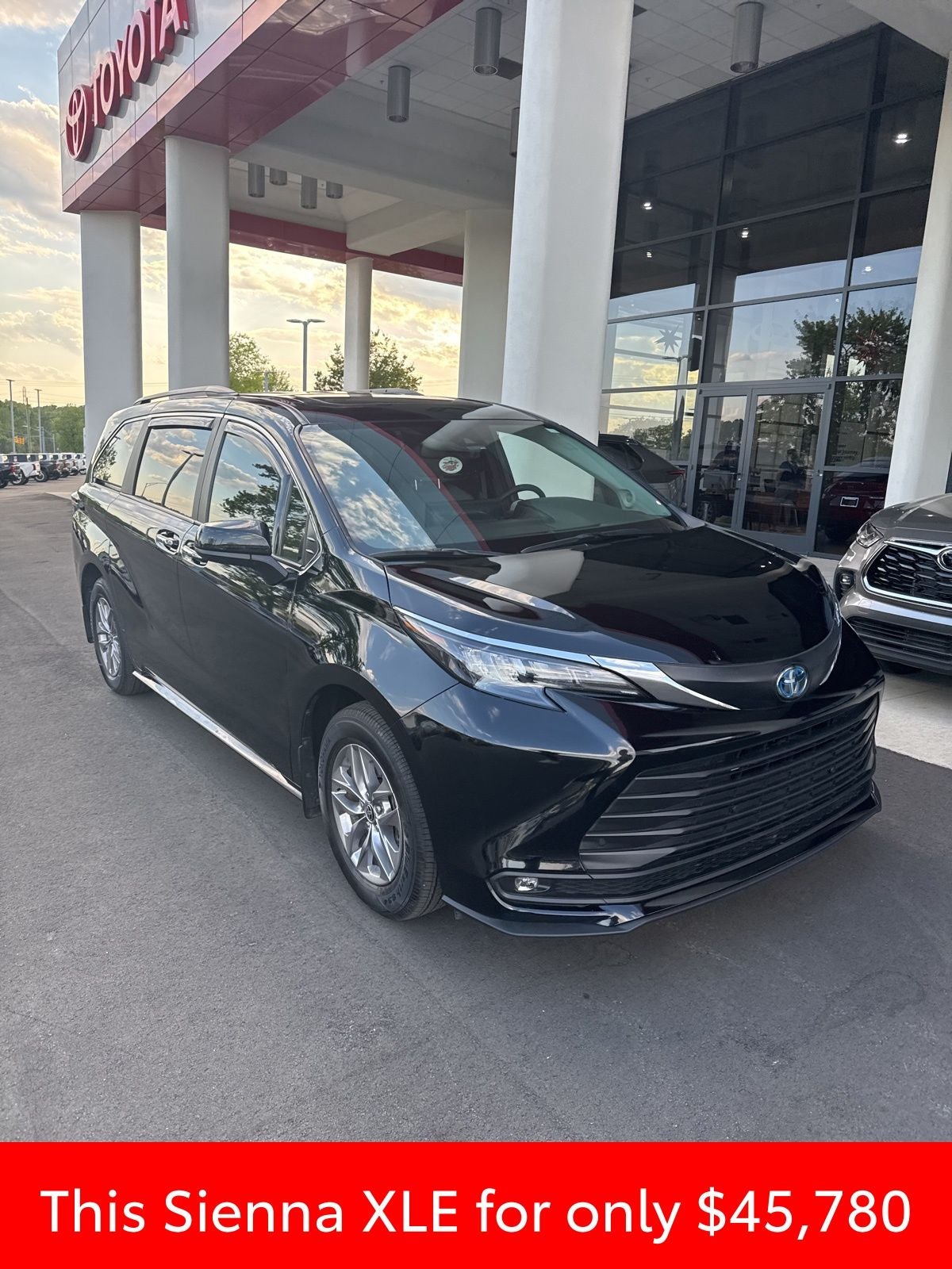 2025 Toyota Sienna XLE 7 Passenger