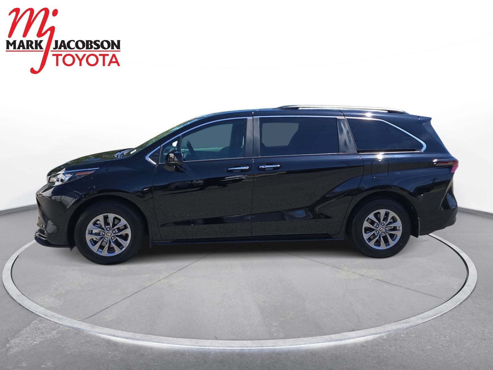 2025 Toyota Sienna XLE 7 Passenger