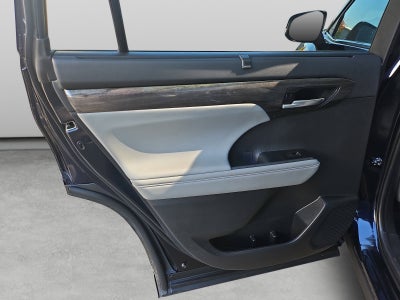 2024 Toyota Highlander Platinum