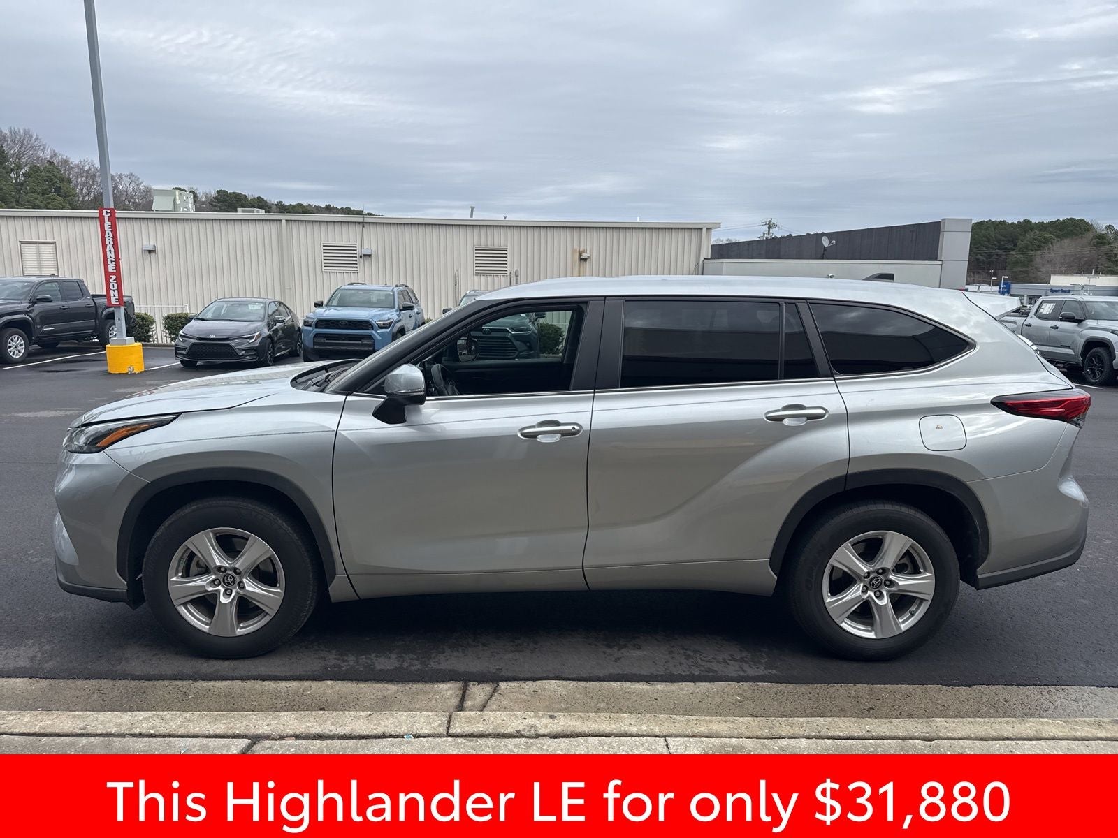 2023 Toyota Highlander LE