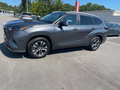 2025 Toyota Highlander XLE