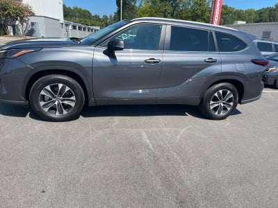 2025 Toyota Highlander XLE