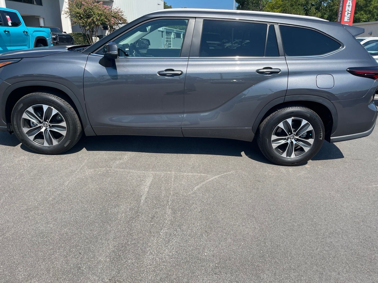 2025 Toyota Highlander XLE