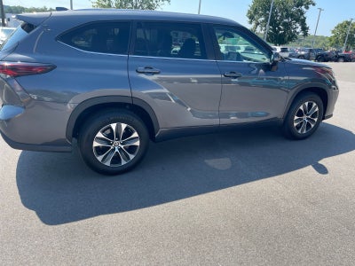 2025 Toyota Highlander XLE