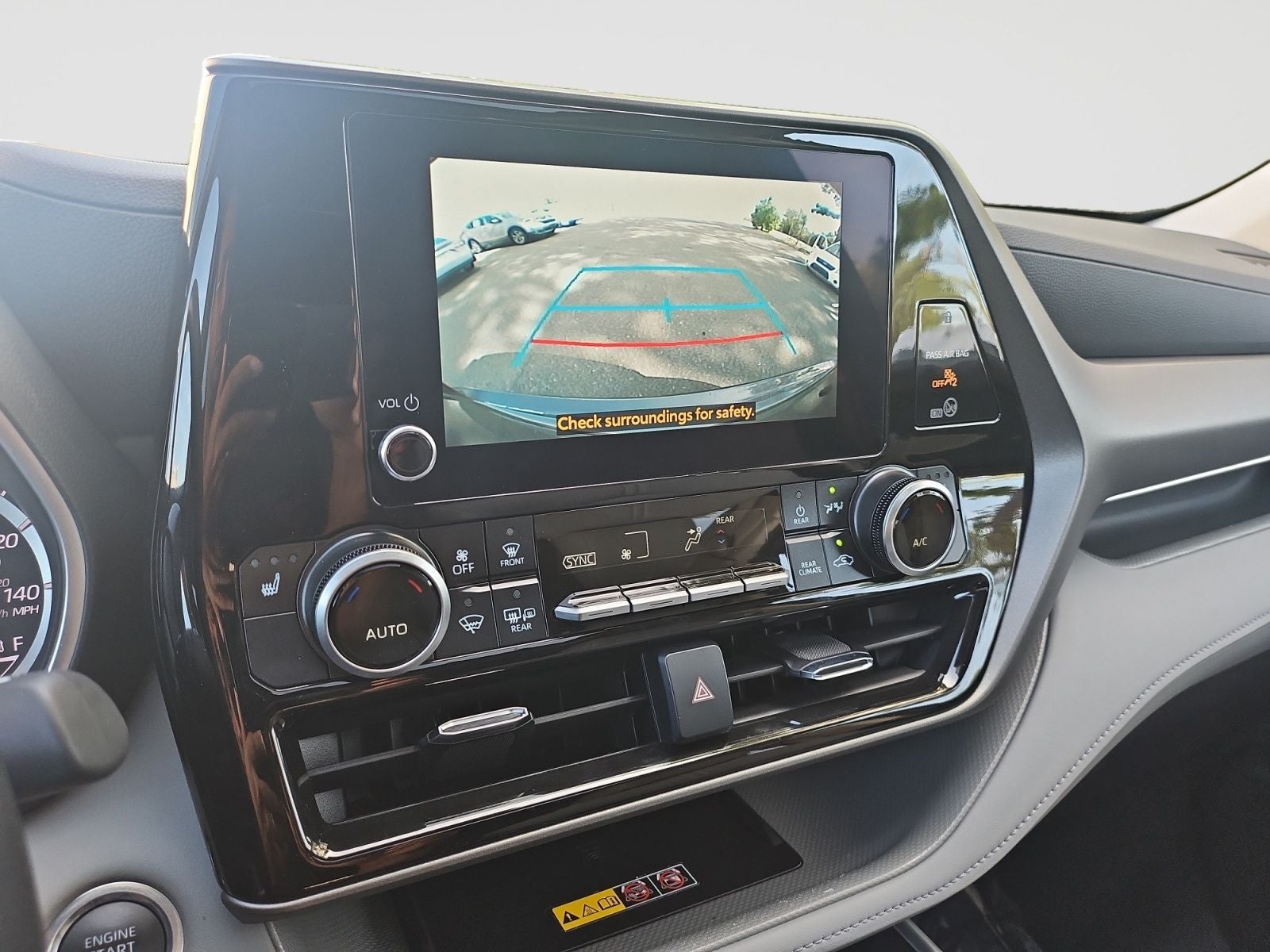 2025 Toyota Highlander XLE
