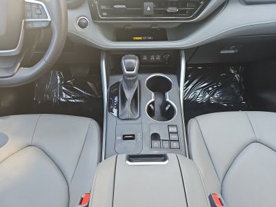 2025 Toyota Highlander XLE