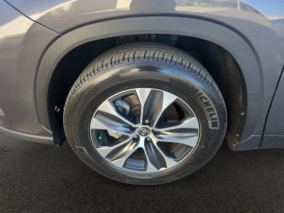 2025 Toyota Highlander XLE
