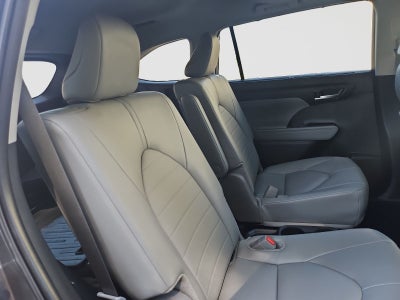 2025 Toyota Highlander XLE