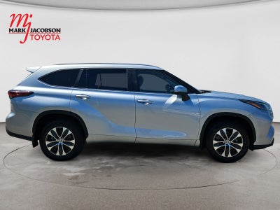 2024 Toyota Highlander XLE