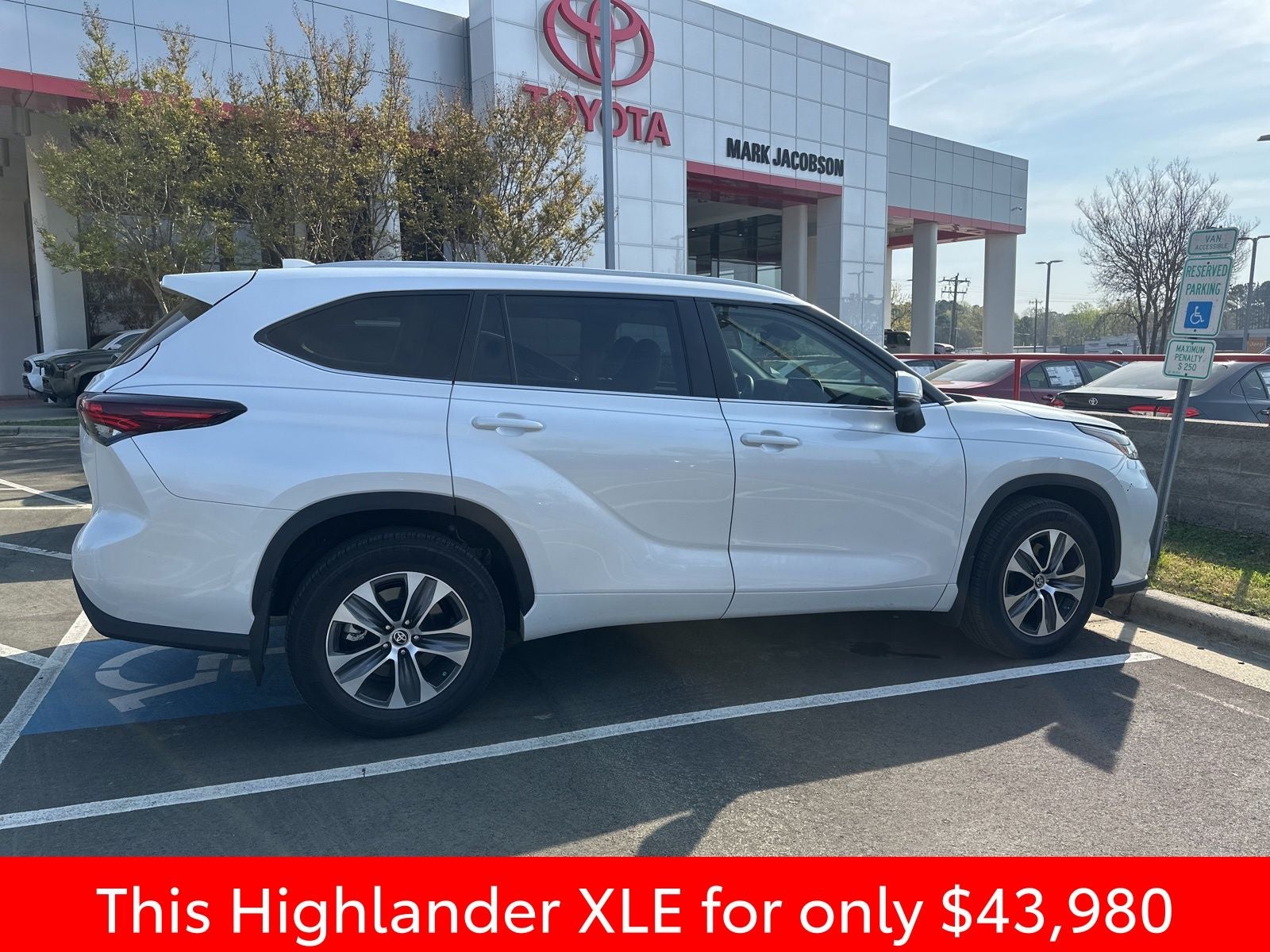 2024 Toyota Highlander XLE