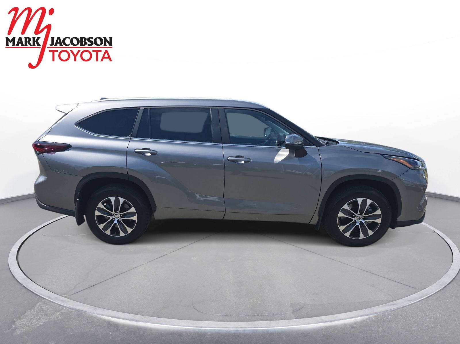 2025 Toyota Highlander XLE