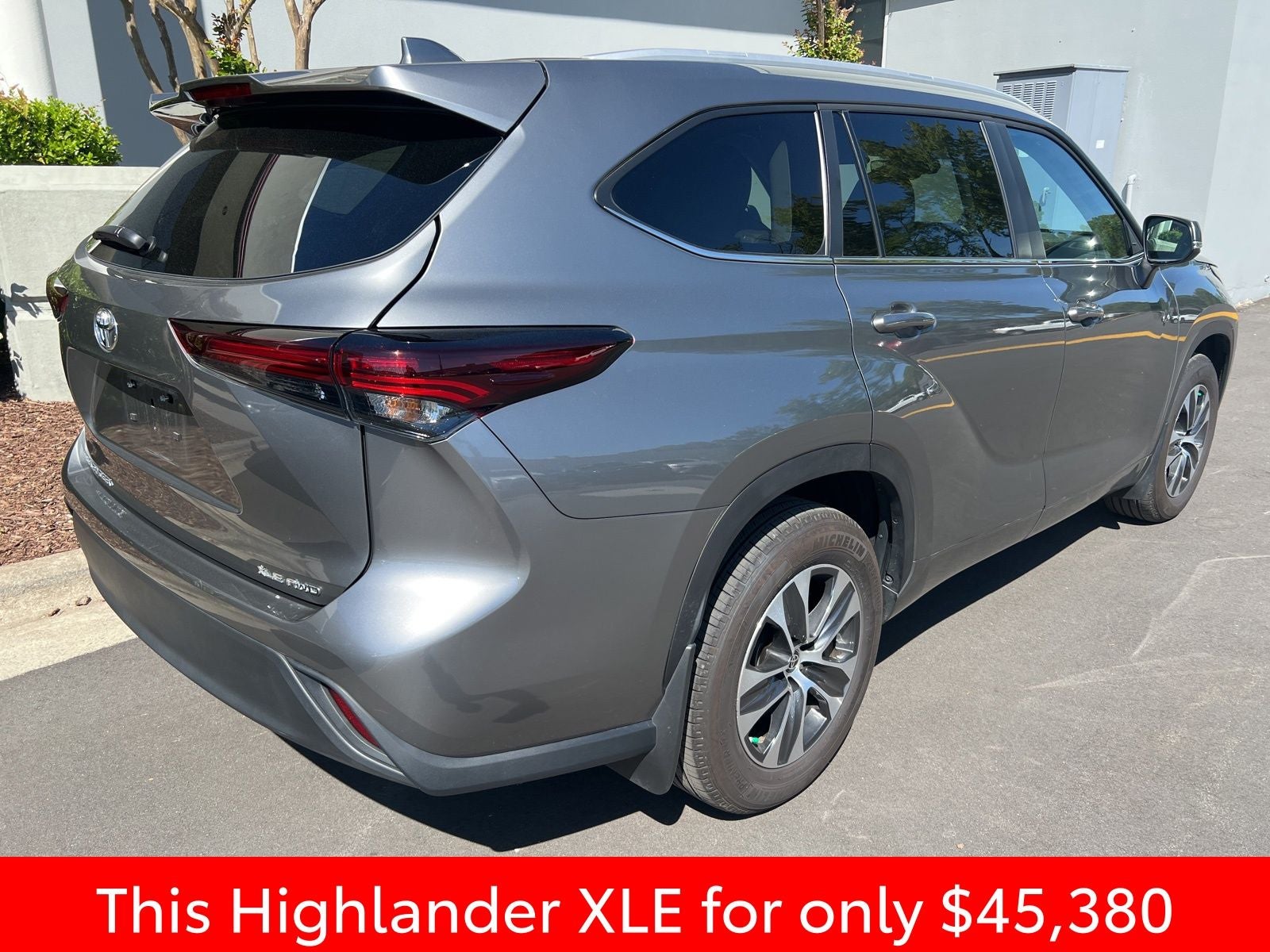 2025 Toyota Highlander XLE