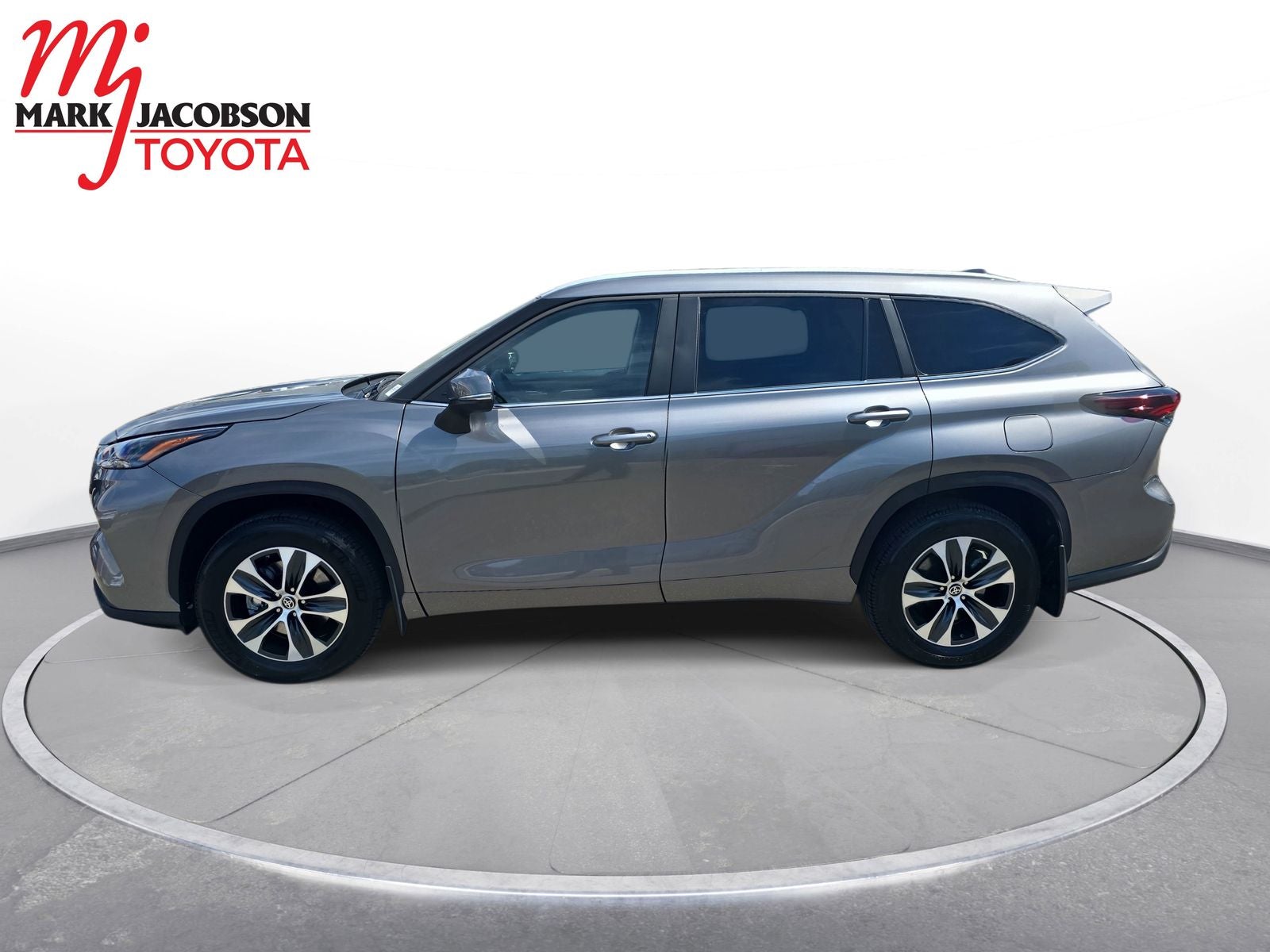 2025 Toyota Highlander XLE