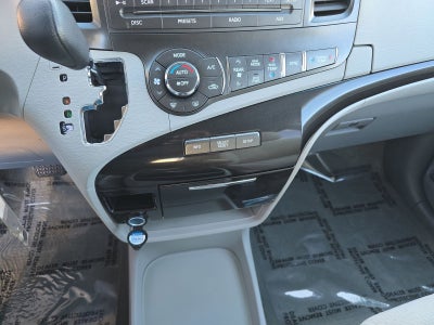 2013 Toyota Sienna LE