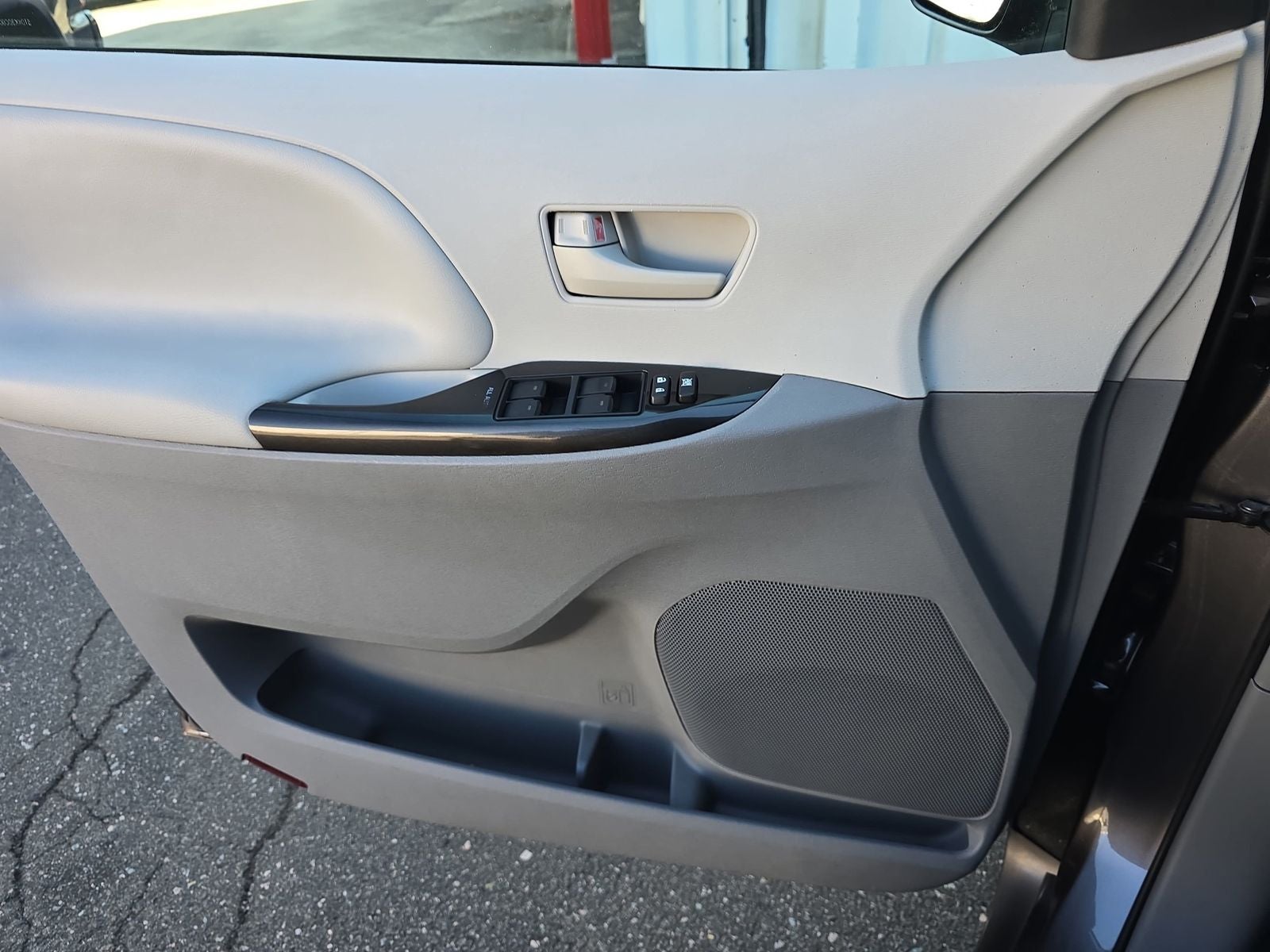 2013 Toyota Sienna LE