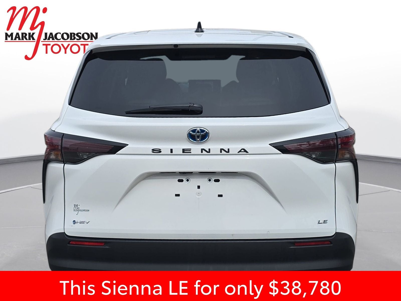 2025 Toyota Sienna LE 8 Passenger