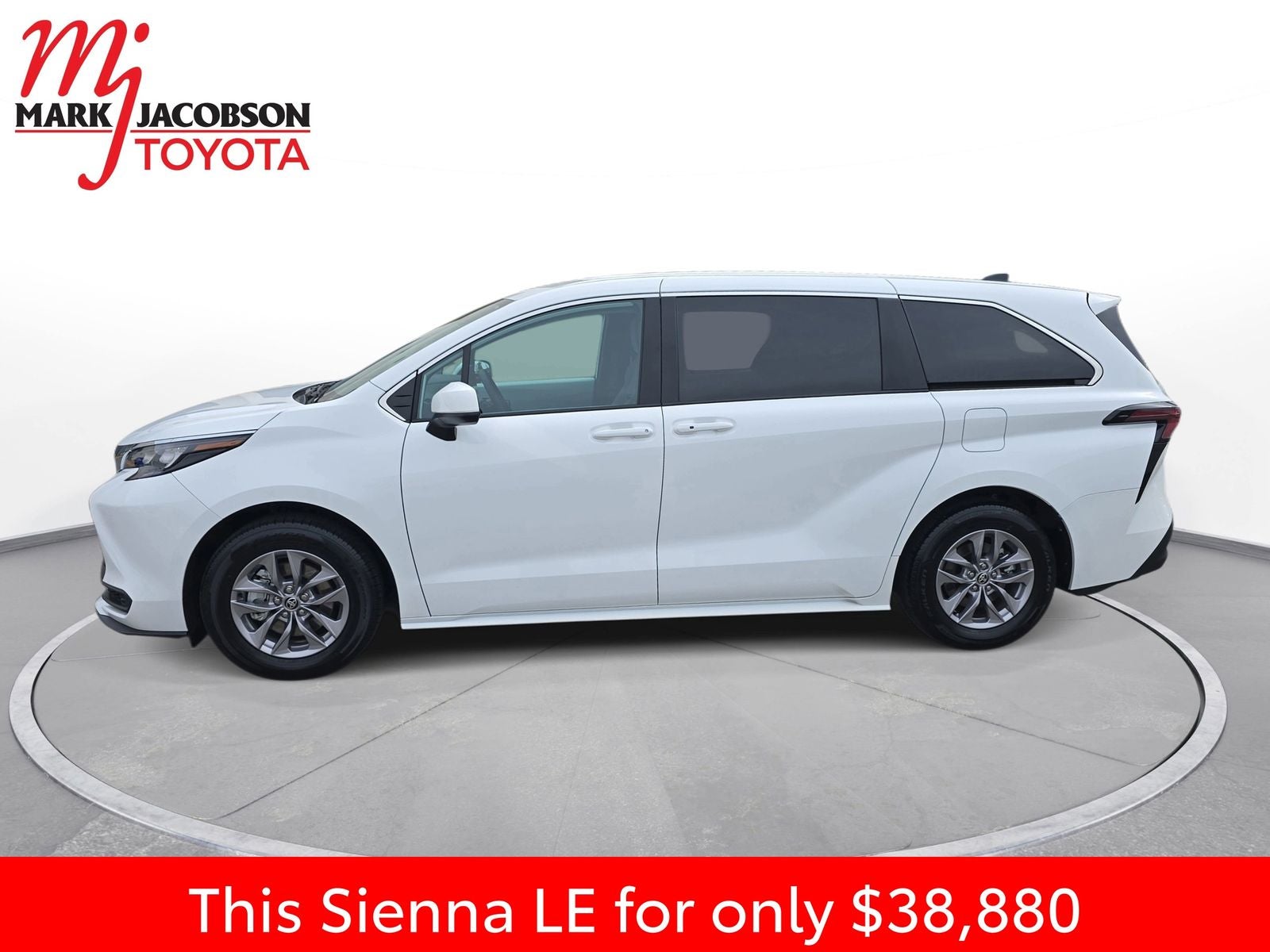 2025 Toyota Sienna LE 8 Passenger