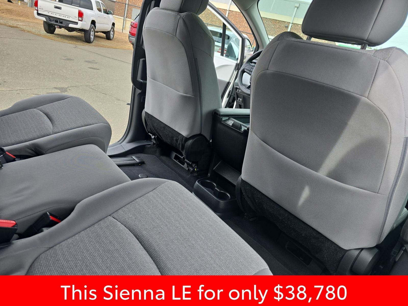2025 Toyota Sienna LE 8 Passenger