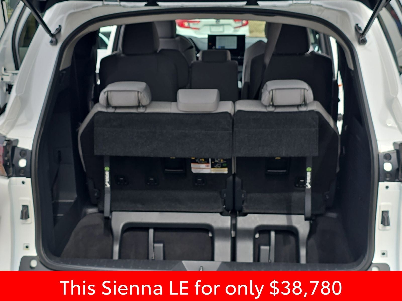 2025 Toyota Sienna LE 8 Passenger