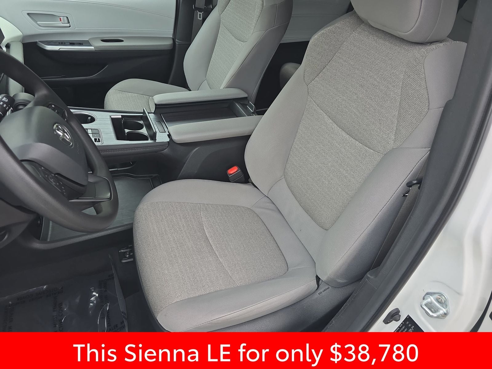 2025 Toyota Sienna LE 8 Passenger
