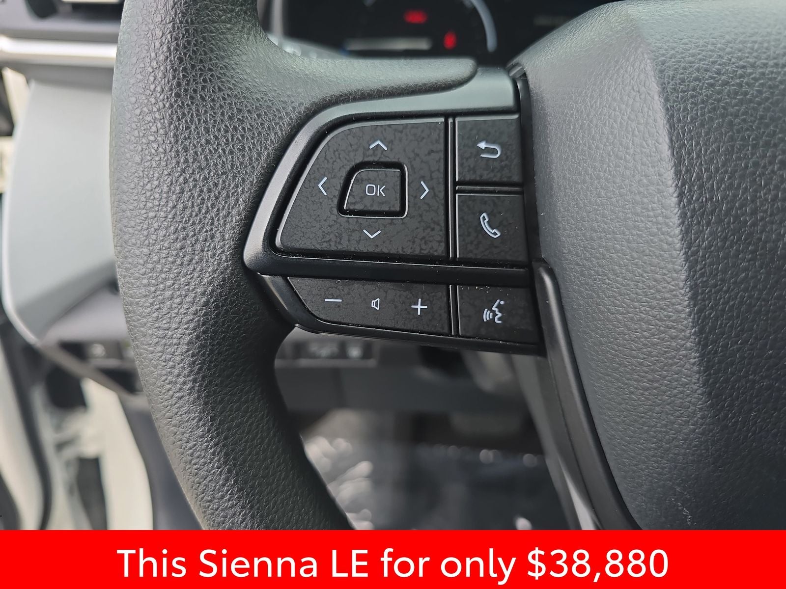 2025 Toyota Sienna LE 8 Passenger