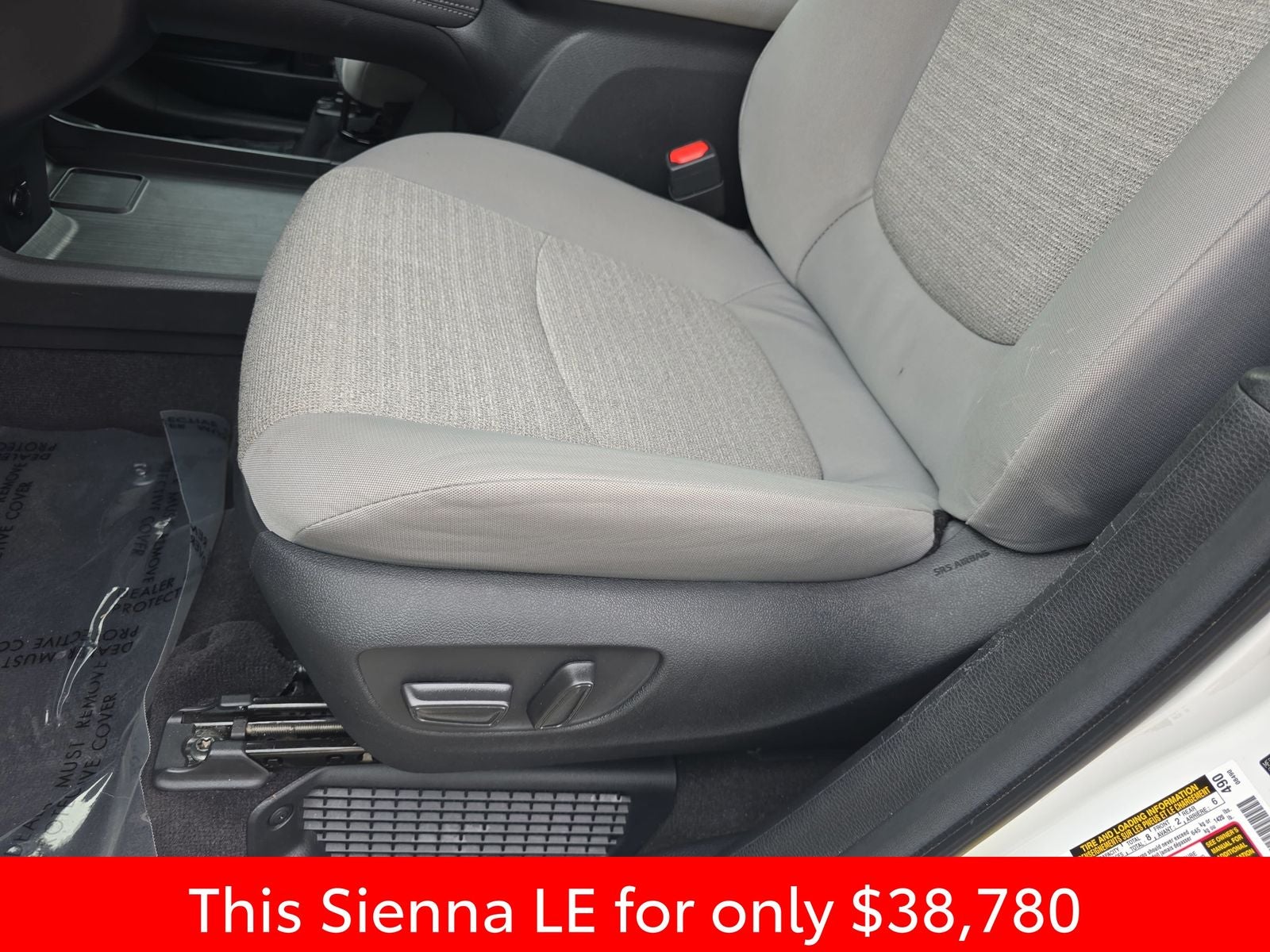 2025 Toyota Sienna LE 8 Passenger