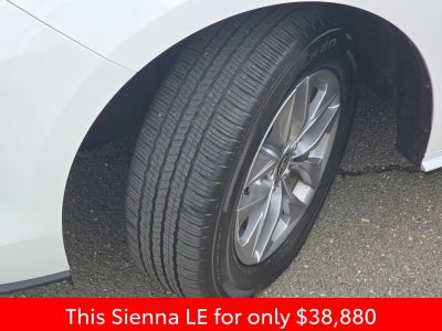 2025 Toyota Sienna LE 8 Passenger