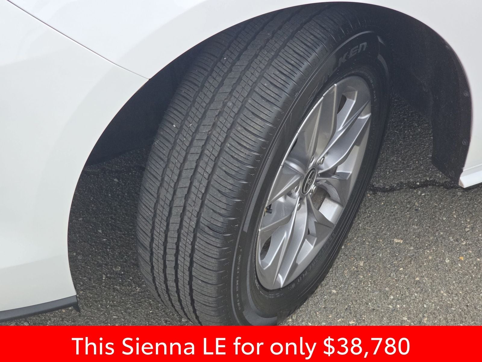 2025 Toyota Sienna LE 8 Passenger