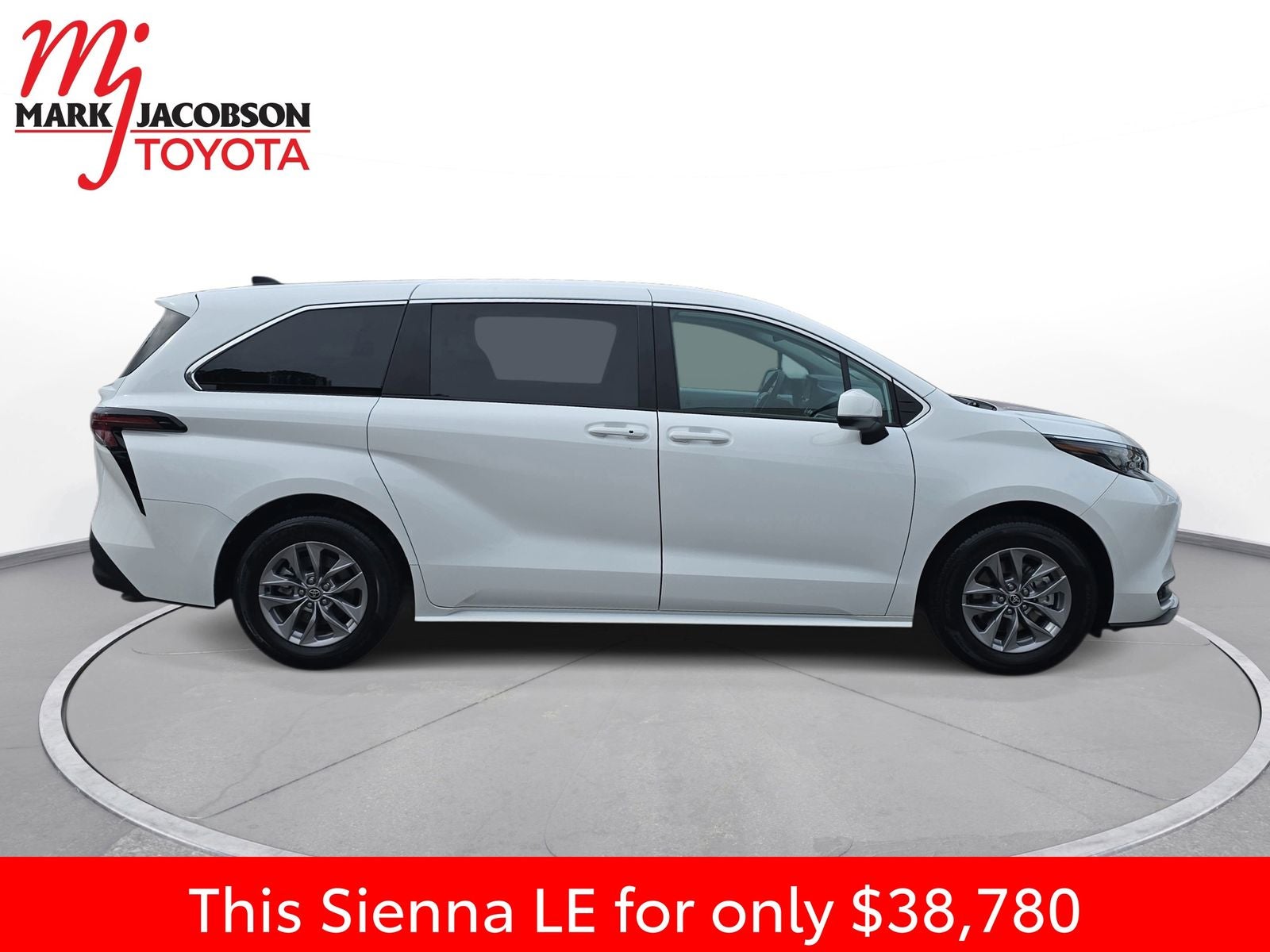 2025 Toyota Sienna LE 8 Passenger
