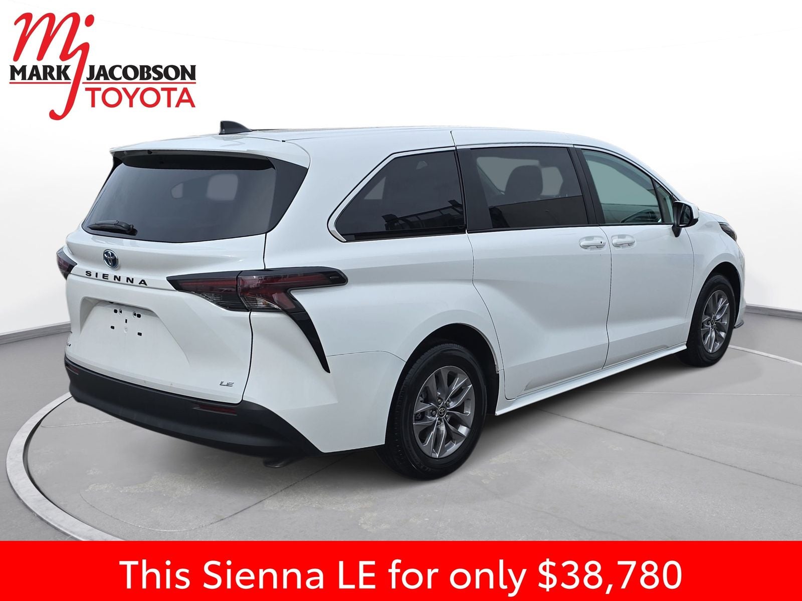 2025 Toyota Sienna LE 8 Passenger