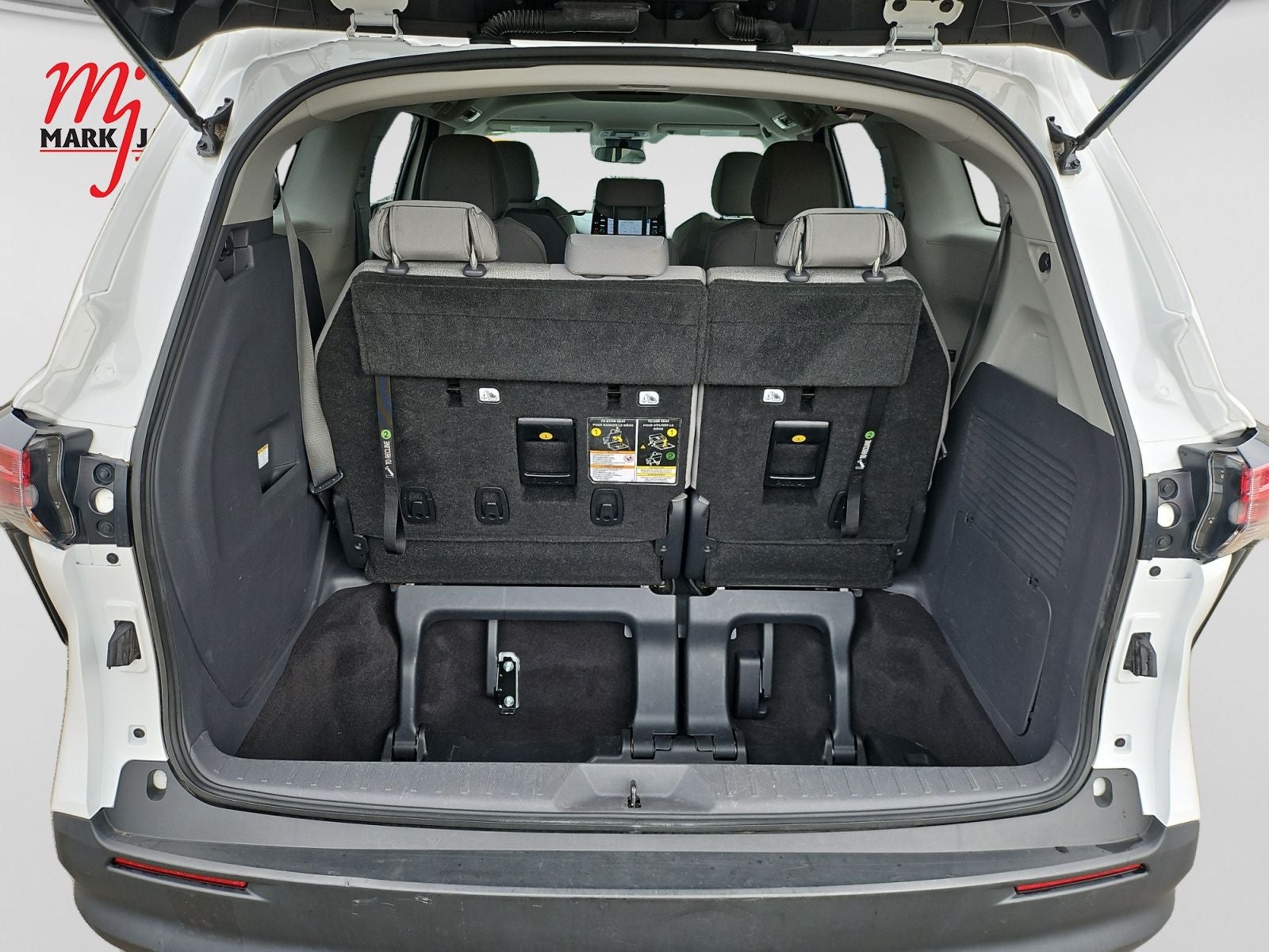 2021 Toyota Sienna LE 8 Passenger