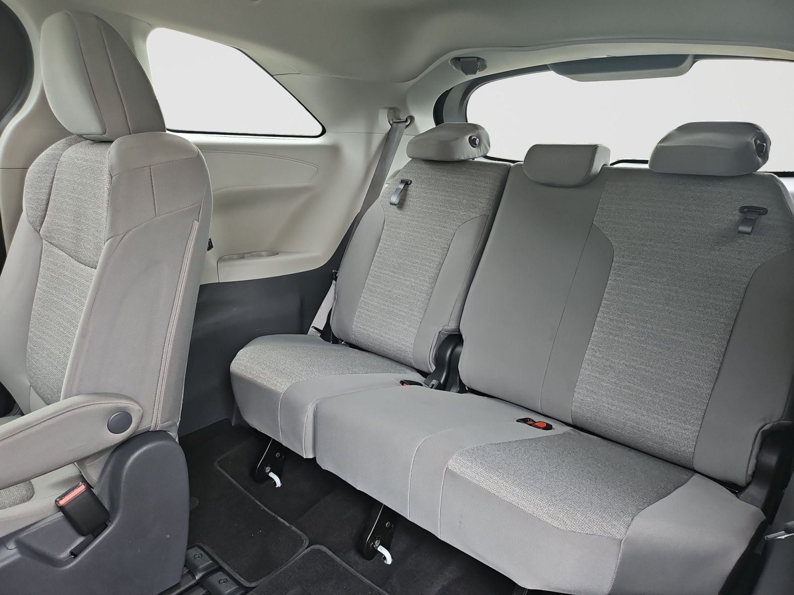 2021 Toyota Sienna LE 8 Passenger