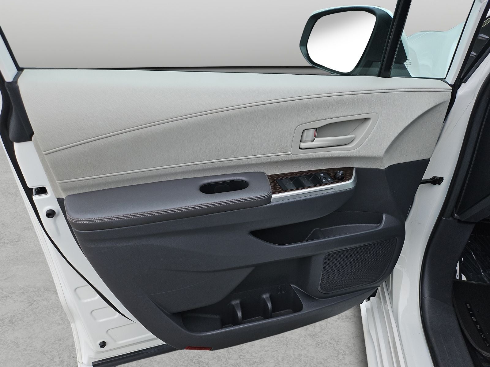 2021 Toyota Sienna LE 8 Passenger