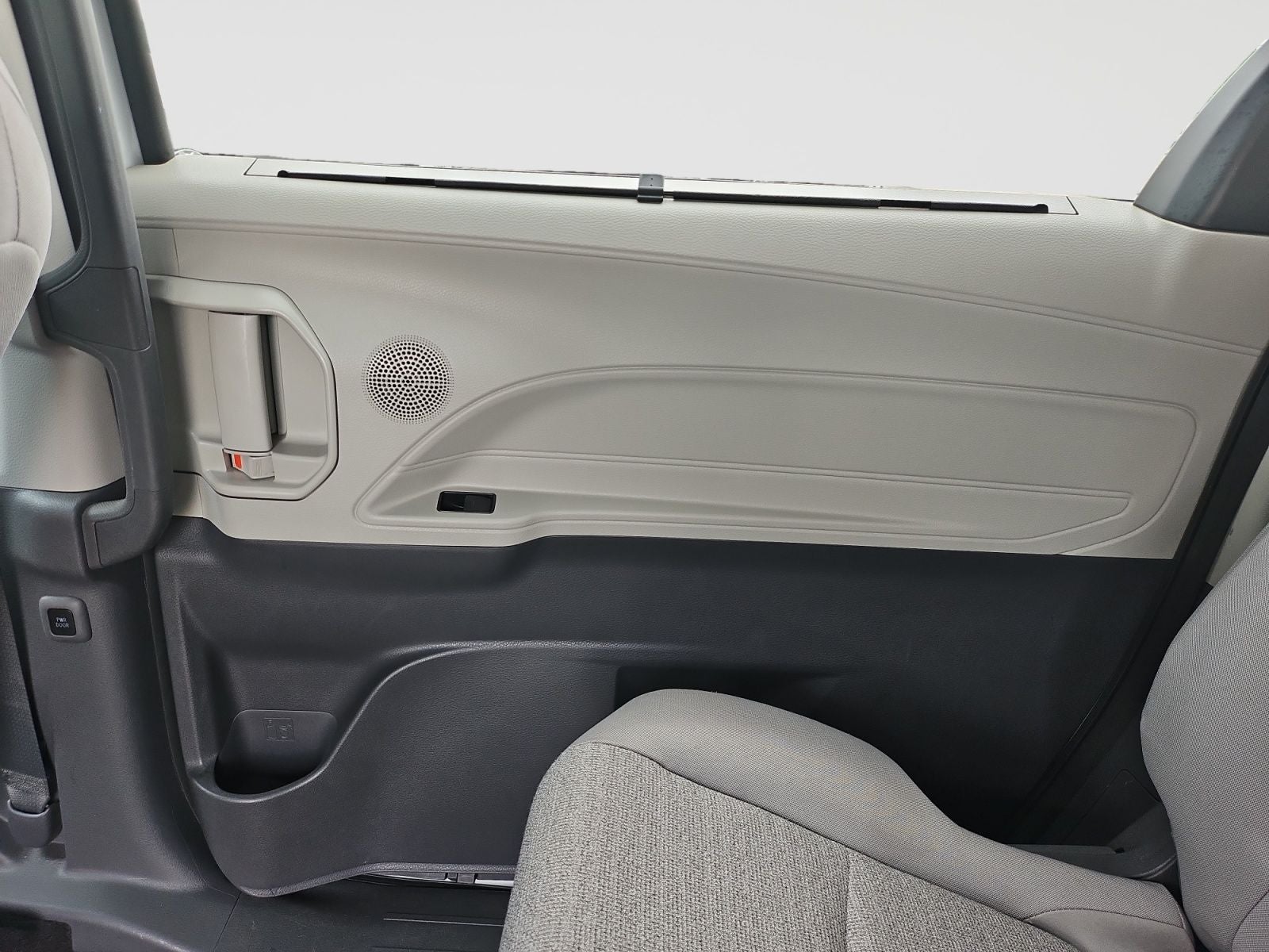 2021 Toyota Sienna LE 8 Passenger