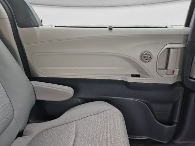 2021 Toyota Sienna LE 8 Passenger