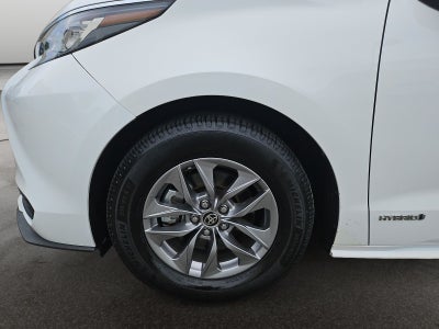 2021 Toyota Sienna LE 8 Passenger