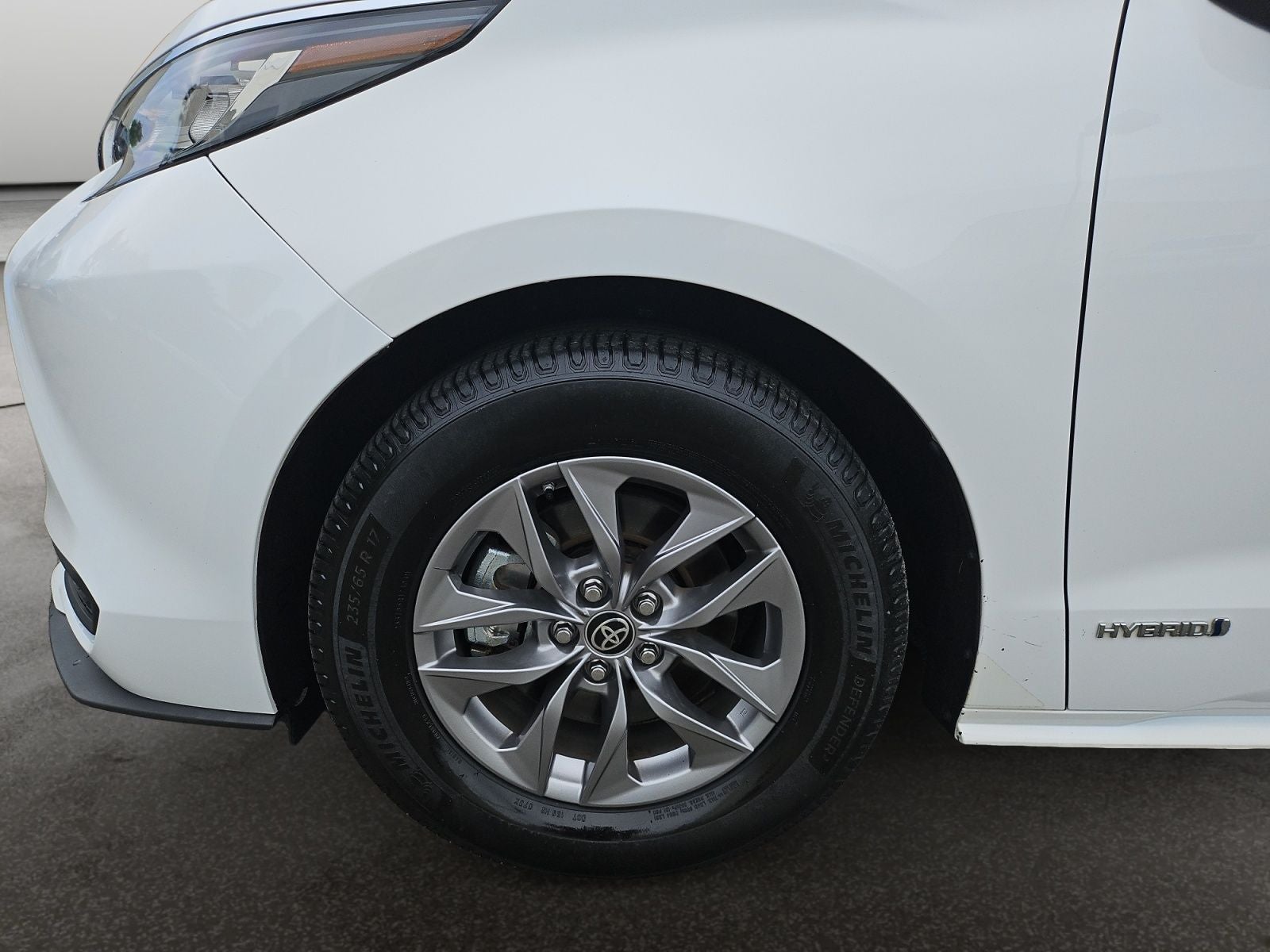 2021 Toyota Sienna LE 8 Passenger