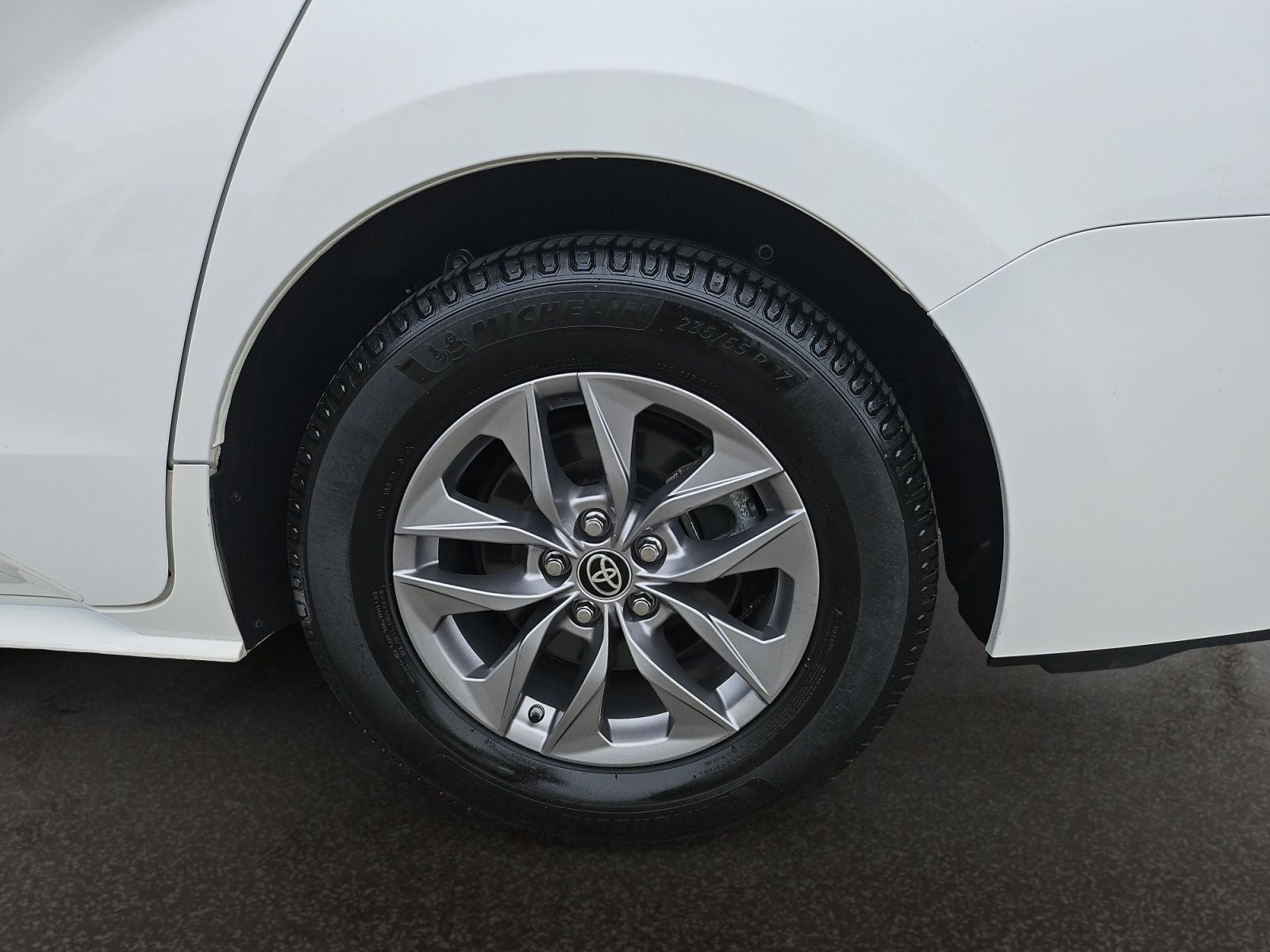 2021 Toyota Sienna LE 8 Passenger