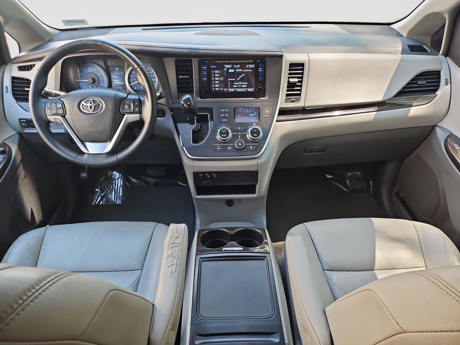 2015 Toyota Sienna XLE 8 Passenger